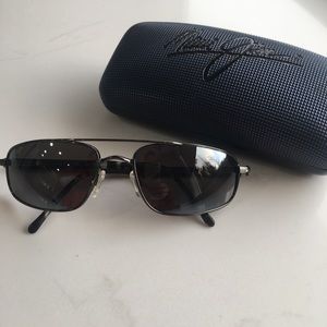 Maui Jim Polarized Sunglasses • 162-02